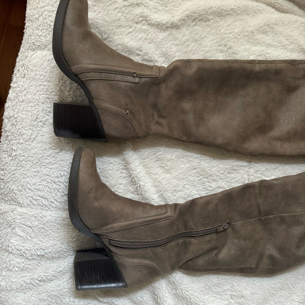Fall boots - Picture 3 of 5